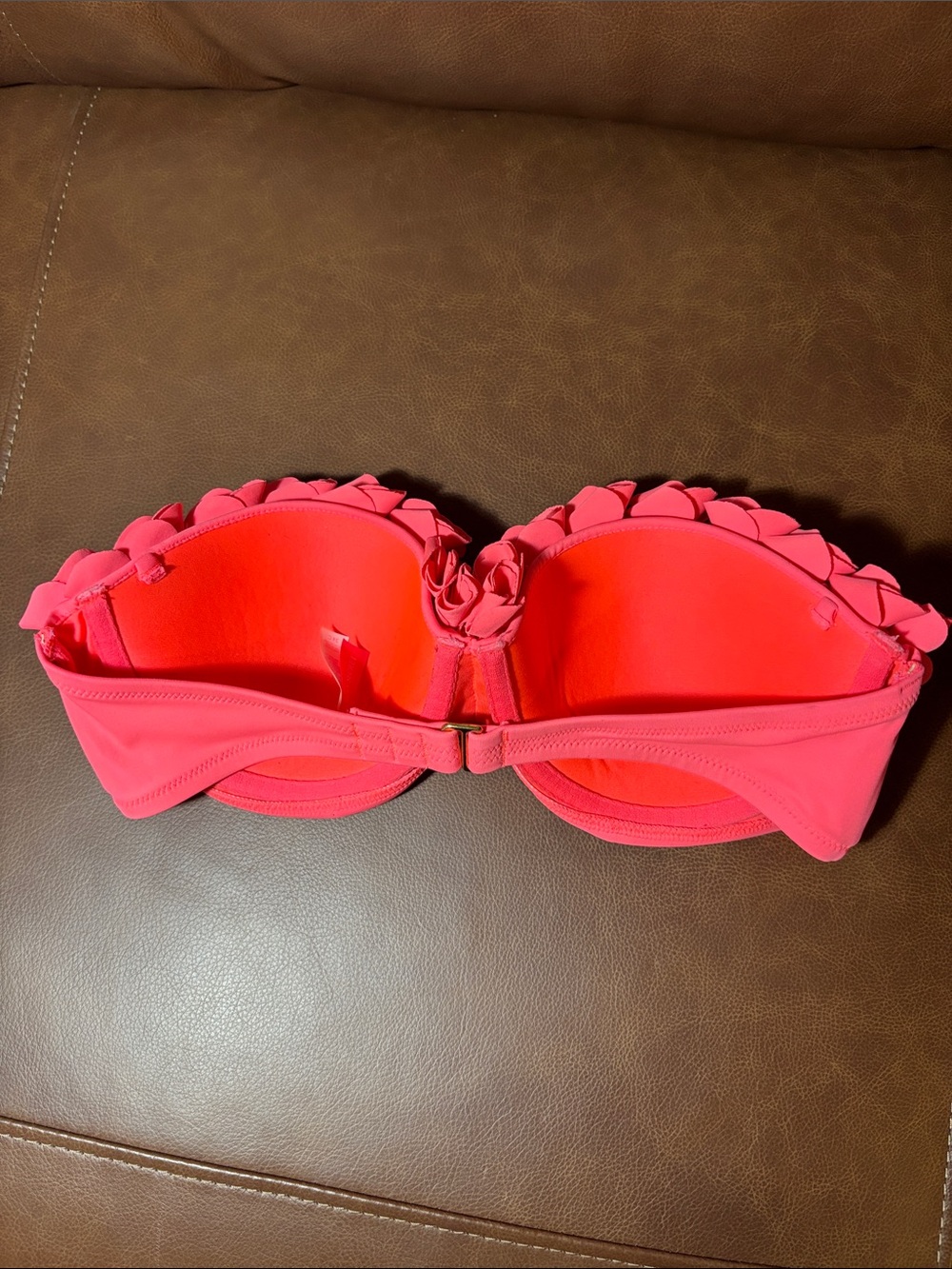 Victoria's Secret Coral Pink Ruffle Bandeau Bikini Set 34C Top Med Bottoms - Picture 7 of 8